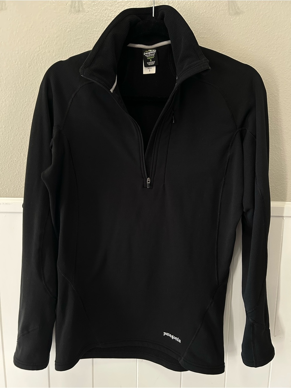 Patagonia Men’s Performance Base Layer Capilene Black Half Zip With Pocket S
